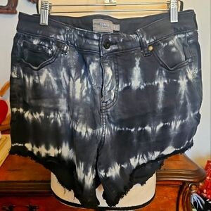 TORRID Size 16 Black & White Tie-dye Jean Shorts